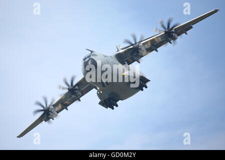 Fairford, UK. 09 Luglio, 2016. Il Royal International Air Tattoo 2016 provvisto di un display di grandi dimensioni dei moderni aerei militari e civili Credito: Uwe Deffner/Alamy Live News Foto Stock