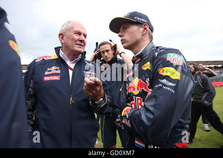 Motorsports: FIA Formula One World Championship 2016, il Gran Premio di Gran Bretagna, Dr. Helmut Marko (AUT, Red Bull Racing), #33 Max Verstappen (NLD, Red Bull Racing), Foto Stock