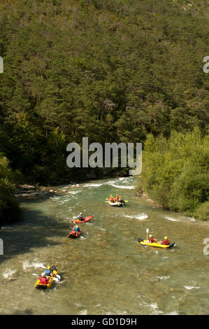 Rafting sul fiume Verdon, Gorges du Verdon, Provence, Francia Foto Stock