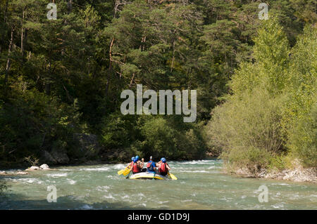 Rafting sul fiume Verdon, Gorges du Verdon, Provence, Francia Foto Stock