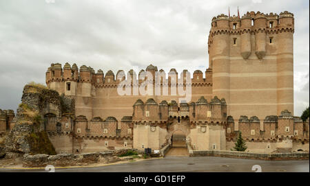 Stile moresco Castello nella città di Coca, Segovia provincia di Castilla y Leon, Spagna Foto Stock