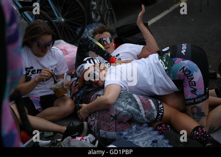 Cycling team ragazze divertimento prima della gara Foto Stock