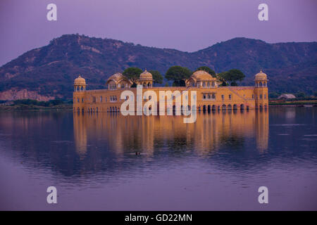 Jal Mahal Floating Lake Palace, Jaipur, Rajasthan, India, Asia Foto Stock