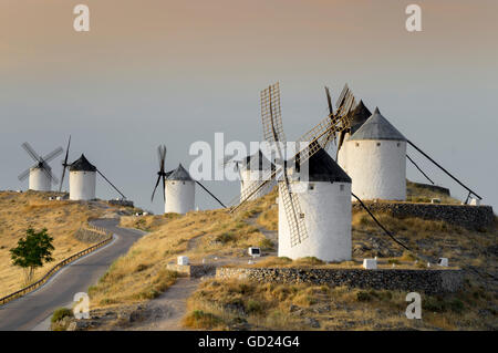Don Chisciotte mulini a vento, Consuegra, Castilla la Mancha, in Spagna, Europa Foto Stock