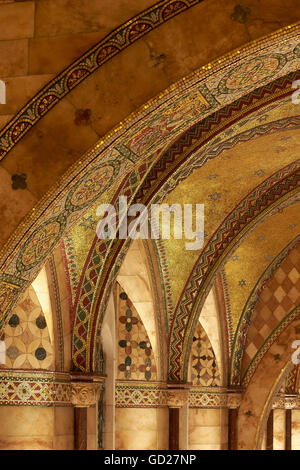 Soffitto in mosaico dettaglio di Grado II* elencati Fitzrovia cappella. Fitzroy Place, Londra, Regno Unito. Architetto: Sheppard Robson, 2015. Foto Stock