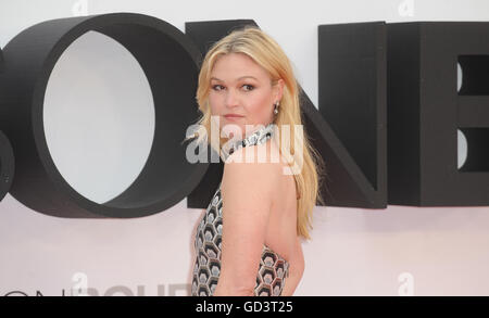 Londra, Regno Unito. 11 Luglio, 2016. Julia montanti assiste la premiere europeo dell' Jason Bourne' di Odeon Leciester Square. Credito: Ferdaus Shamim/ZUMA filo/Alamy Live News Foto Stock