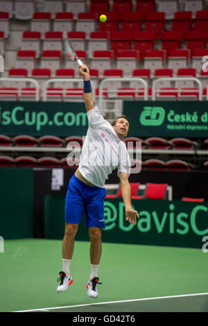 Trinec, Repubblica Ceca. 12 Luglio, 2016. Ceco tennista Radek STEPANEK: risultati nei in azione durante la sessione di formazione prima della Coppa Davis quarterfinal match contro la Francia in Trinec, Repubblica ceca, 12 luglio, 2016. © Petr Sznapka/CTK foto/Alamy Live News Foto Stock