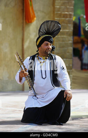 Bhangra danzatrice presso Suraj Kund fair Foto Stock