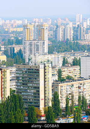 Architettura della riva sinistra di Kiev. Kiev è la capitale di Ucraina Foto Stock