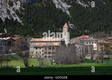 Il villaggio di Gósol, vicino a Berga, Catalogna, Spagna. L'artista Picasso hanno trascorso qualche tempo qui e dipinto alcuni dei suoi lavori. Foto Stock