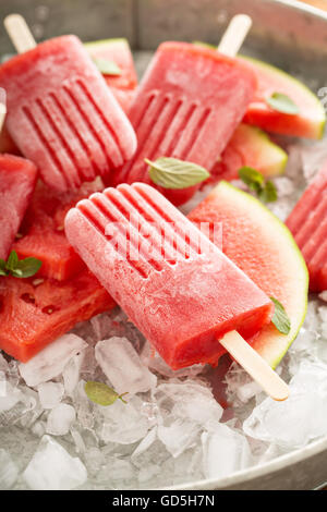 Anguria e strawberry popsicles Foto Stock