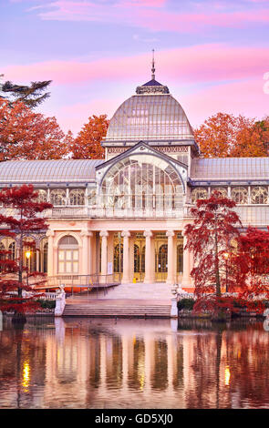 Il Palacio de Cristal (Crystal Palace), situato nel cuore del Buen Retiro Park. Madrid. Spagna Foto Stock