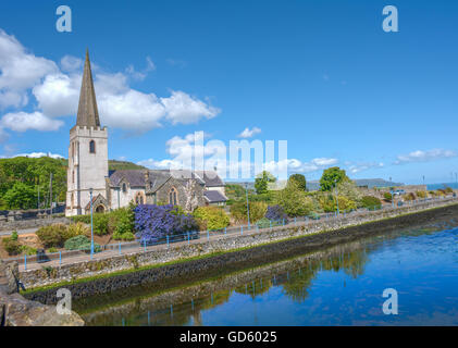 Glenarm (Irish: Valle dell'esercito). un villaggio risalente al periodo normanno insieme in una zona di conservazione, Irlanda del Nord Foto Stock