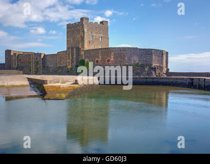 Castello di Carrickfergus, una fortezza normanna a nord di Belfast, Irlanda del Nord Foto Stock