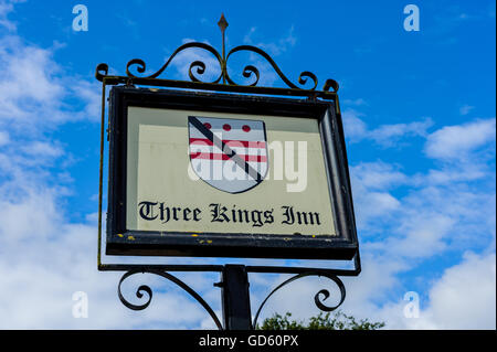 I tre Re Magi Inn, Threekingham, Lincolnshire, Inghilterra - un tradizionale villaggio inglese pub in un villaggio rurale - Pub segno Foto Stock