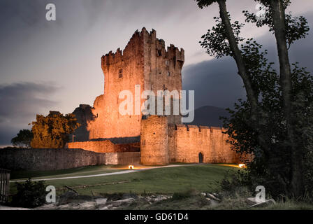 Castello di Ross, Lough Leane, Parco Nazionale di Killarney, Co Kerry, Irlanda Foto Stock