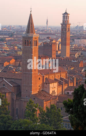 Verona, chiesa di Santa Anastasia, Torre dei Lamberti, Torre de Lamberti, Veneto, Italia, Europa Foto Stock