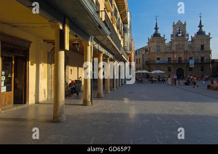 Astorga, piazza principale, Plaza Mayor, il Municipio, la Via de la Plata, Ruta de la Plata, provincia di León, Castilla y Leon, Camino de Santiago, modo di St James, Spagna, Europa Foto Stock