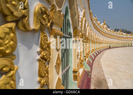 Umin Thounzeh Pagoda, Sagaing Hills, Myanmar, Foto Stock