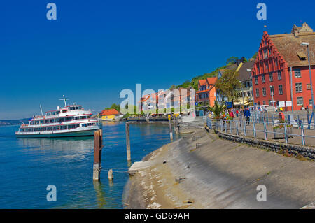 Meersburg, porta al Lago di Costanza, Bodensee, Baden-Wuerttemberg, Germania, Europa Foto Stock