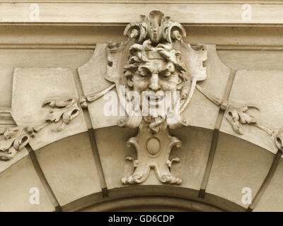 Udine,Italia vari edifici e la scultura Foto Stock