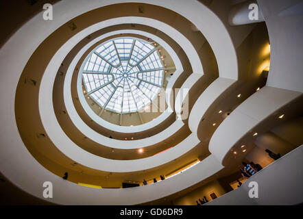 Il Solomon R Guggenheim Museum è un museo di arte si trova nella città di New York Foto Stock