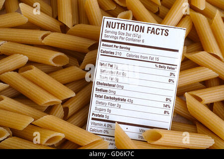 Fatti di nutrizione del riso Marrone Pasta. Close-up. Foto Stock