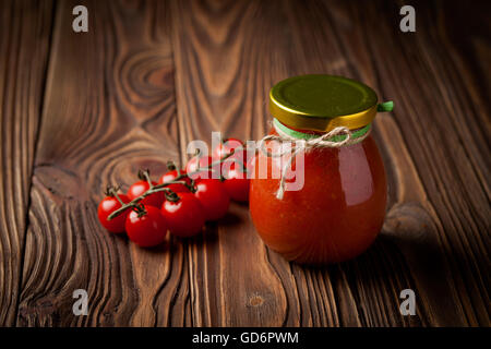 Natural diy chutney di pomodoro con peperoncino Foto Stock