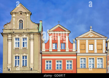 Facciate colorate a Poznan Old Market Square, Polonia. Foto Stock