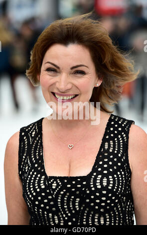 Lorraine Kelly partecipando alla premiere di Star Trek al di là tenutasi presso l'impero nel quadrato di Leicester, Londra. Stampa foto di associazione. Picture Data: martedì 12 luglio, 2016. Vedere PA storia SHOWBIZ StarTrek. Foto di credito dovrebbe leggere: Ian West/PA FILO Foto Stock