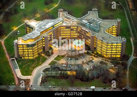 Vista aerea, sede Signal Iduna gruppo assicurativo, vista aerea di Dortmund, la zona della Ruhr, night shot, europa, antenna, Foto Stock