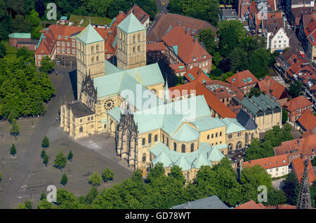 Vista aerea, ciclo stazione centrale stazione ferroviaria Münster Ost spazio Taxi, Münster, Münsterland campagna, Foto Stock