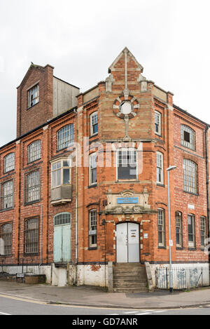 Una vecchia fabbrica in disuso edificio di Wellingborough Northamptonshire REGNO UNITO Foto Stock