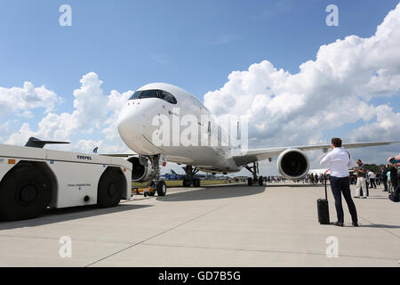 Berlino, Germania, 2 giugno, 2016: Airbus presenta più recenti aeromobili A350X a Berlino Air Show 2016. Foto Stock