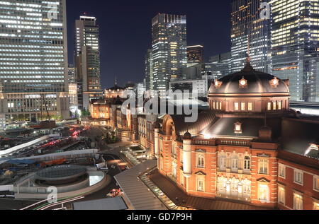 La stazione di Tokyo night cityscape di Tokyo in Giappone. Foto Stock