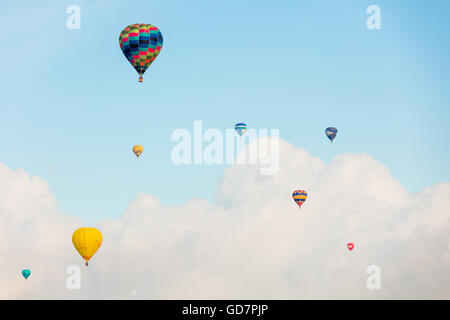 Un sacco di mongolfiere a Canberra Balloon spettacolare 2016 Foto Stock