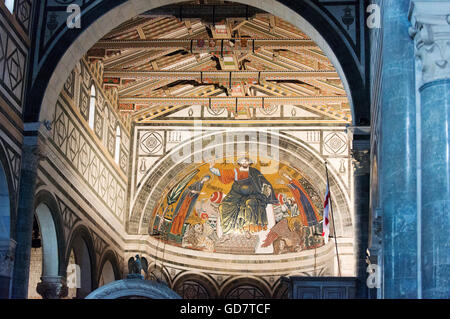 Soffitto e murales nella Basilica di San Miniato al Monte. Foto Stock