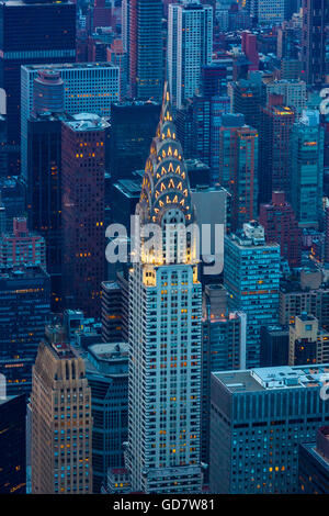 Il Chrysler Building è uno stile Art Deco-grattacielo situato sul lato est del centro cittadino di Manhattan a New York City Foto Stock