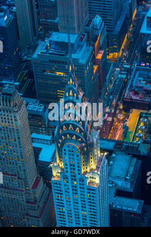 Il Chrysler Building è uno stile Art Deco-grattacielo situato sul lato est del centro cittadino di Manhattan a New York City Foto Stock