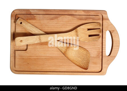 Tagliere in legno con la spatola. Isolato con percorso di clipping. Foto Stock