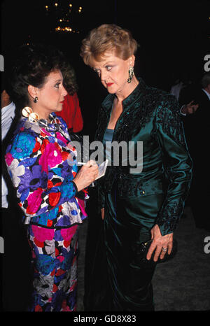 Sett. 25, 2006 - ANGELA LANSBURY CON CINDY ADAMS 11-1989. - © Roger Karnbad/ZUMA filo/Alamy Live News Foto Stock