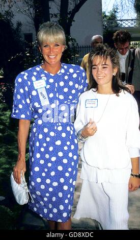 Linda Evans e Natasha Wagner. Roger Karnbad. 30 mar 2006. - 1986.LINDAEVANSRETRO © Roger Karnbad/ZUMA filo/Alamy Live News Foto Stock