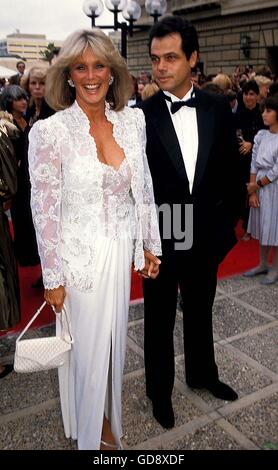 Linda Evans e George Santo Pietro. Roger Karnbad. 30 mar 2006. - LINDAEVANSRETRO © Roger Karnbad/ZUMA filo/Alamy Live News Foto Stock