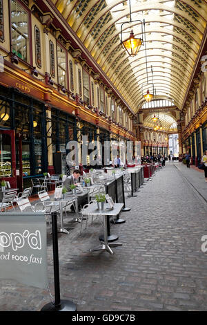 Londra, Regno Unito. Mercato Leadenhall è un mercato coperto di Londra, situato su Gracechurch Street Foto Stock