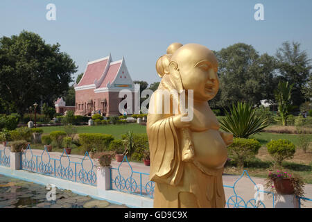 Il Buddha tailandese Vihar, Sarnath, Varanasi, Uttar Pradesh, India. Foto Stock