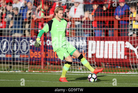 Liverpool Karius Loris in azione durante la pre-stagione amichevole a Highbury Stadium di Fleetwood. Foto Stock