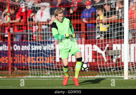 Liverpool Karius Loris in azione durante la pre-stagione amichevole a Highbury Stadium di Fleetwood. Foto Stock