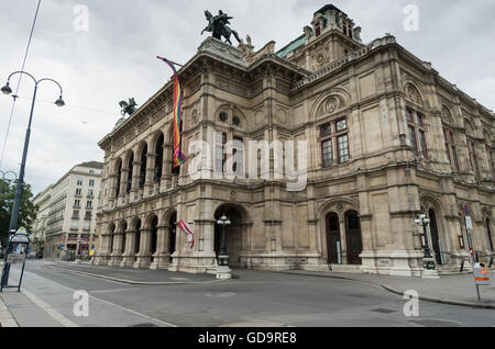 La celebre Wiener Staatsoper (Opera di Stato di Vienna). Foto Stock