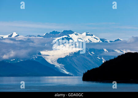 College Fjord montagne con il cloud Foto Stock