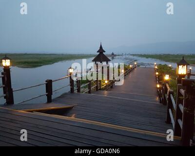 Il molo del Myanmar Treasure Resort, Lago Inle Foto Stock